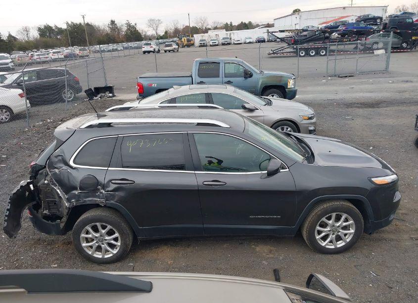 Photo 14 of 2015 Jeep Cherokee LATITUDE (VIN 1C4PJLCB0FW690378)