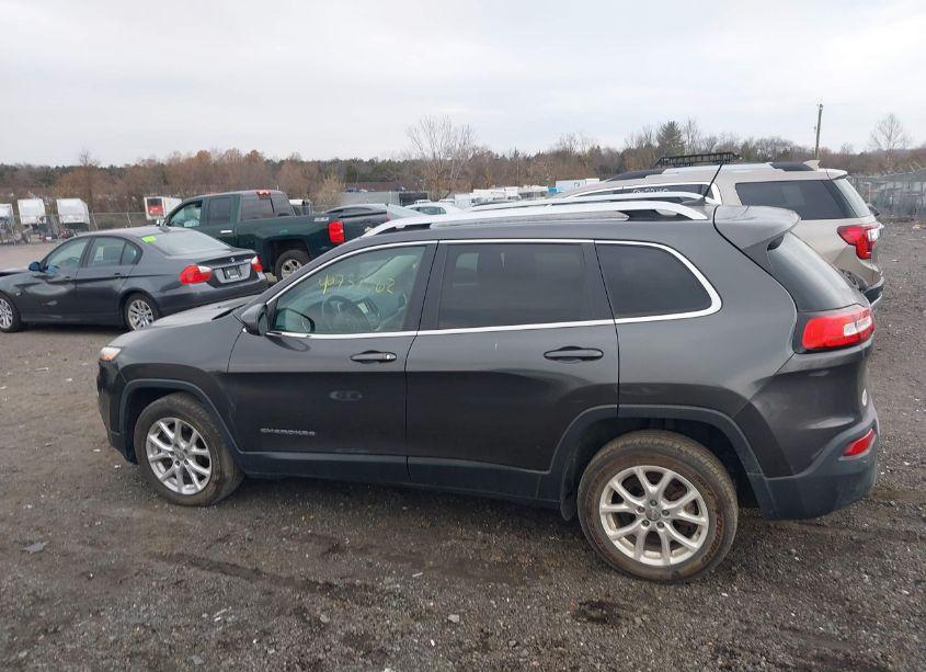 Photo 15 of 2015 Jeep Cherokee LATITUDE (VIN 1C4PJLCB0FW690378)