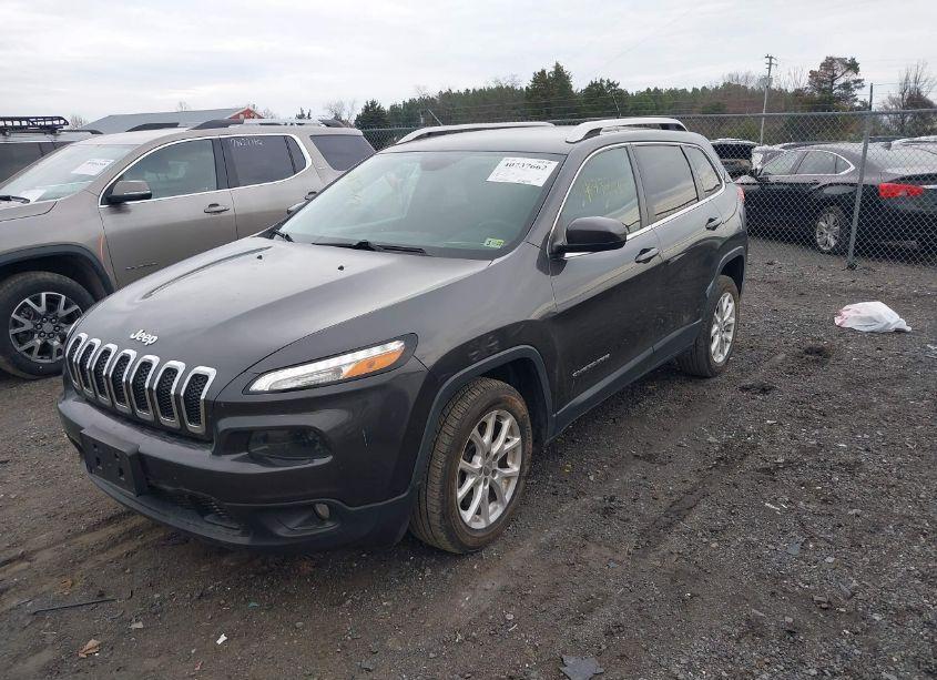 Photo 2 of 2015 Jeep Cherokee LATITUDE (VIN 1C4PJLCB0FW690378)