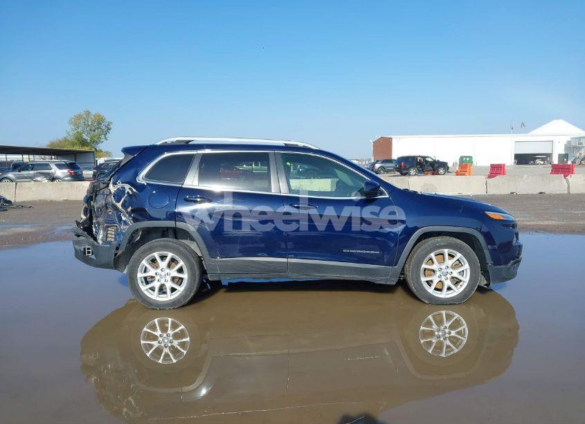 Photo 13 of 2016 Jeep Cherokee LATITUDE (VIN 1C4PJLCB0GW167878)