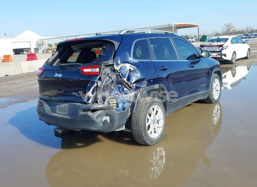 Photo 4 of 2016 Jeep Cherokee LATITUDE (VIN 1C4PJLCB0GW167878)