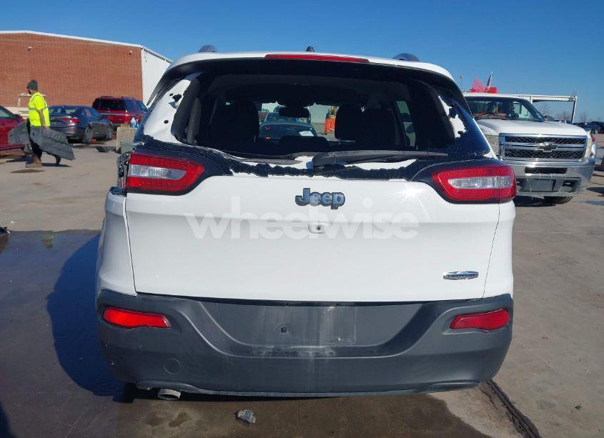 Photo 16 of 2016 Jeep Cherokee LATITUDE (VIN 1C4PJLCB0GW230574)
