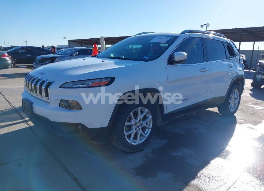 Photo 2 of 2016 Jeep Cherokee LATITUDE (VIN 1C4PJLCB0GW230574)