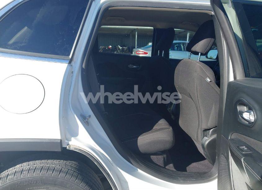 Photo 8 of 2016 Jeep Cherokee LATITUDE (VIN 1C4PJLCB0GW230574)