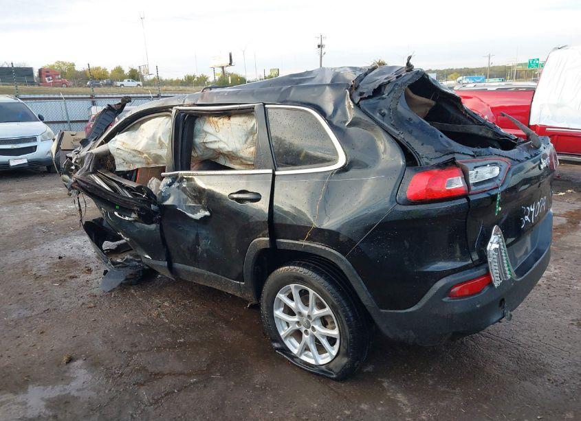 Photo 3 of 2016 Jeep Cherokee LATITUDE (VIN 1C4PJLCB0GW324079)