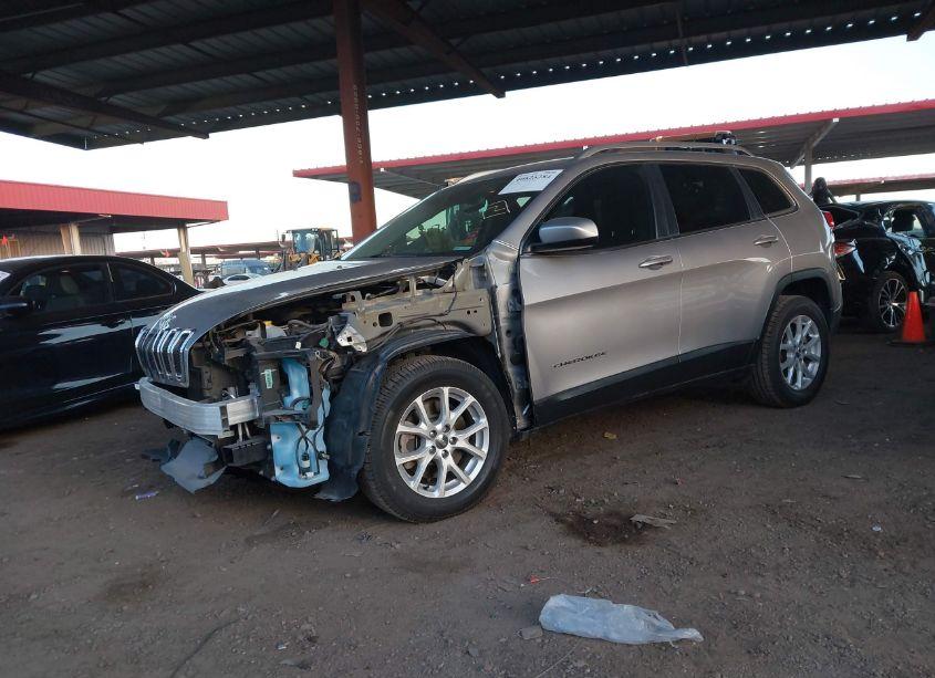 Photo 2 of 2017 Jeep Cherokee LATITUDE FWD (VIN 1C4PJLCB0HD221399)