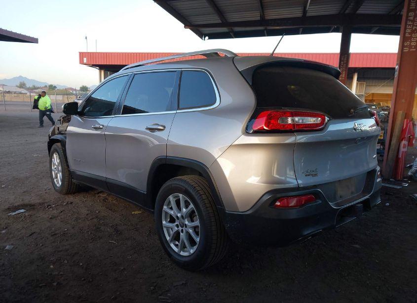 Photo 3 of 2017 Jeep Cherokee LATITUDE FWD (VIN 1C4PJLCB0HD221399)