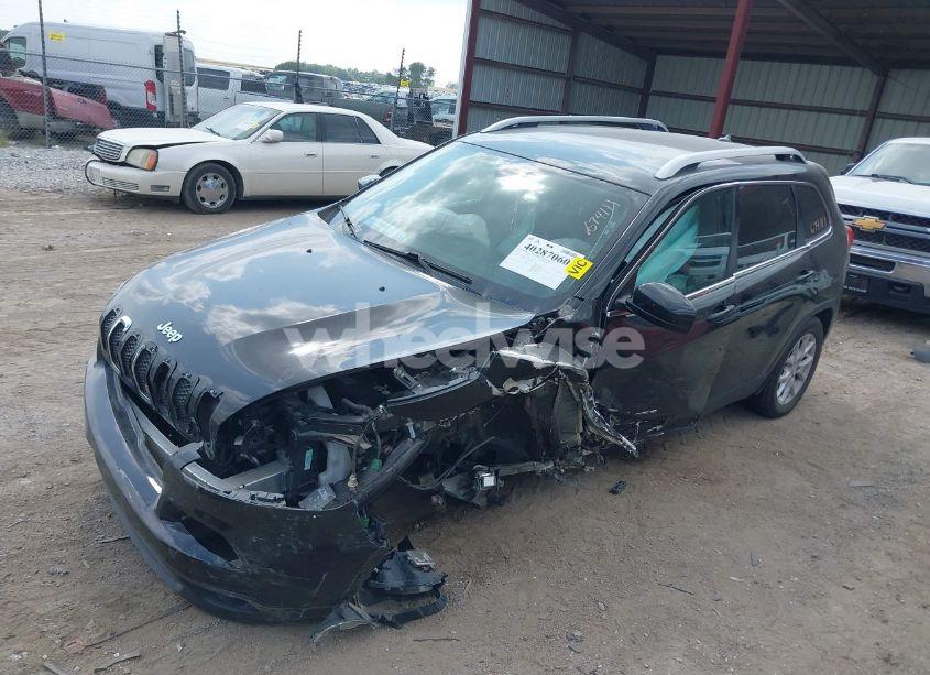 Photo 2 of 2017 Jeep Cherokee LATITUDE FWD (VIN 1C4PJLCB0HD223282)