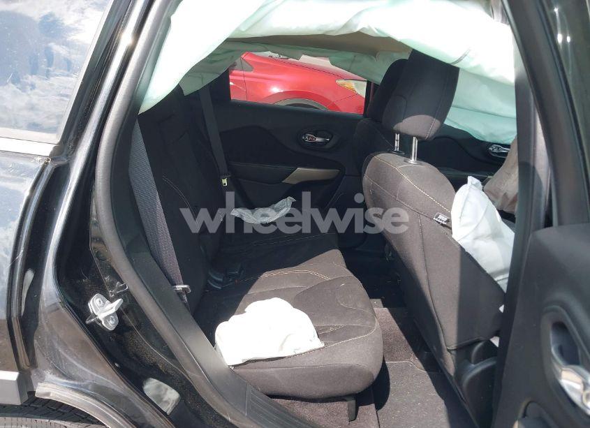 Photo 8 of 2017 Jeep Cherokee LATITUDE FWD (VIN 1C4PJLCB0HD223282)