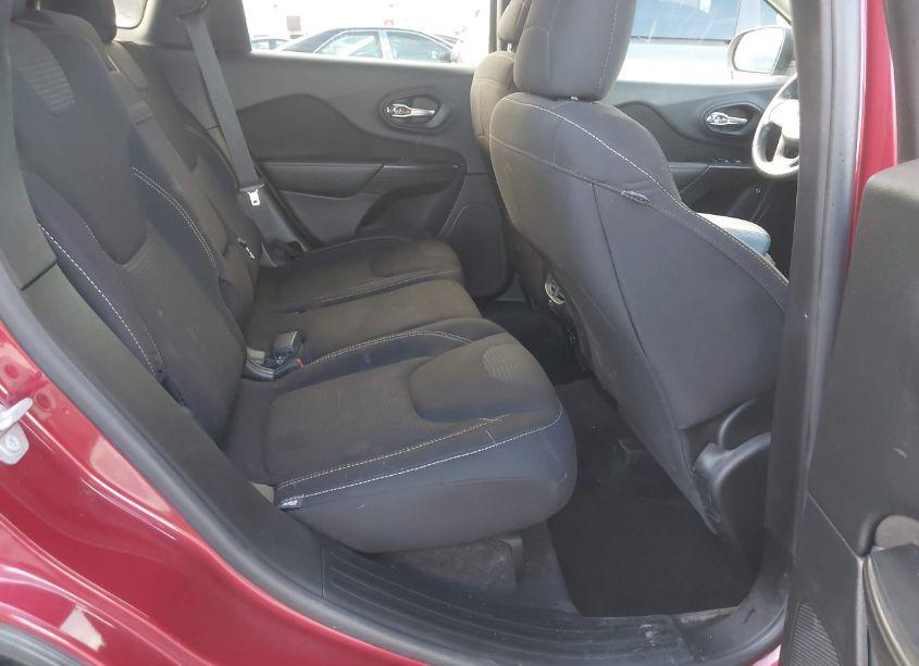 Photo 8 of 2017 Jeep Cherokee LATITUDE FWD (VIN 1C4PJLCB0HW508620)