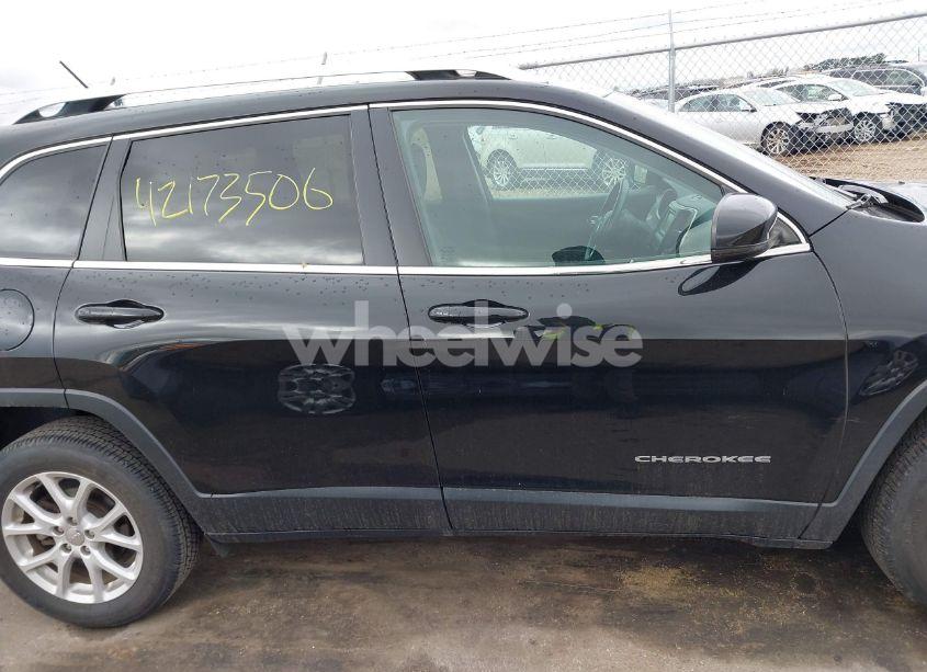 Photo 13 of 2017 Jeep Cherokee LATITUDE FWD (VIN 1C4PJLCB0HW514580)