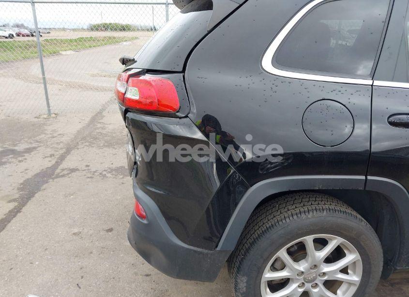 Photo 17 of 2017 Jeep Cherokee LATITUDE FWD (VIN 1C4PJLCB0HW514580)