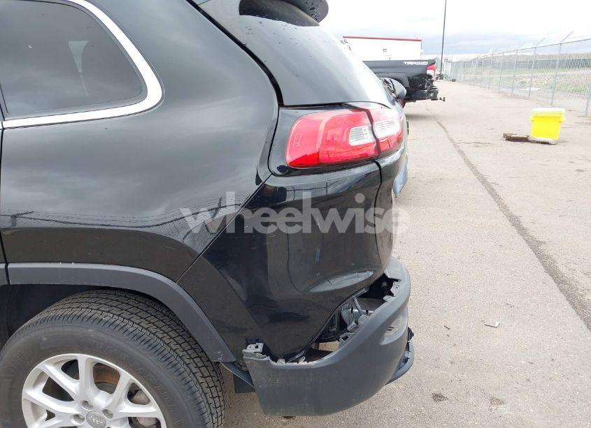 Photo 19 of 2017 Jeep Cherokee LATITUDE FWD (VIN 1C4PJLCB0HW514580)