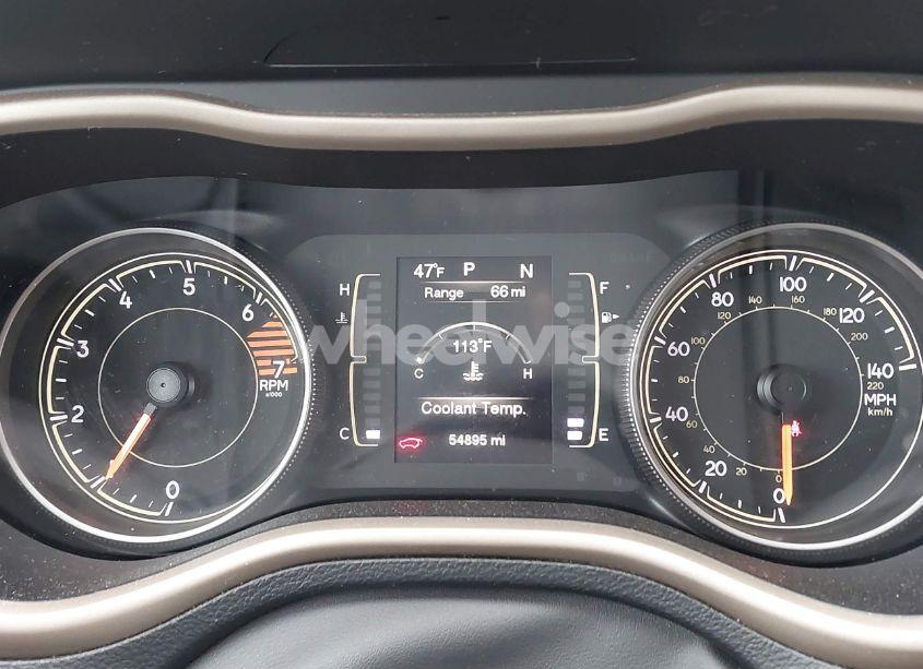 Photo 7 of 2017 Jeep Cherokee LATITUDE FWD (VIN 1C4PJLCB0HW514580)