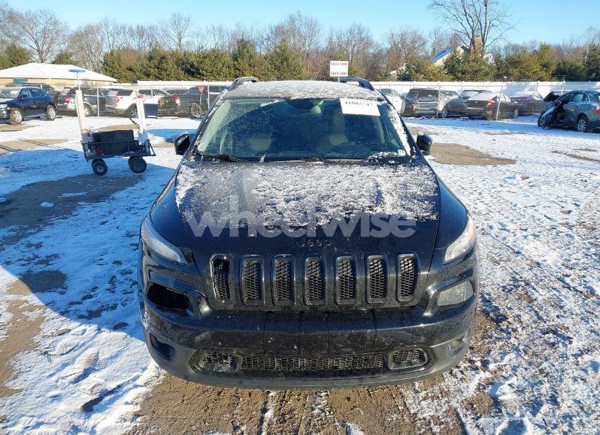 Photo 12 of 2018 Jeep Cherokee LATITUDE FWD (VIN 1C4PJLCB0JD556863)