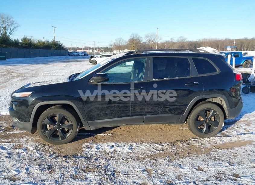 Photo 14 of 2018 Jeep Cherokee LATITUDE FWD (VIN 1C4PJLCB0JD556863)