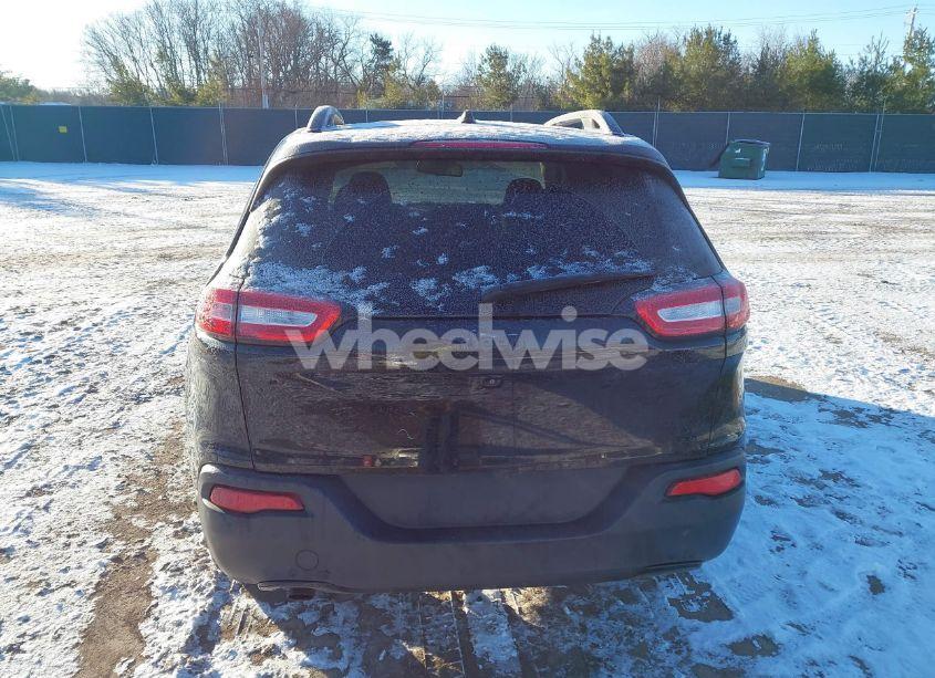 Photo 16 of 2018 Jeep Cherokee LATITUDE FWD (VIN 1C4PJLCB0JD556863)