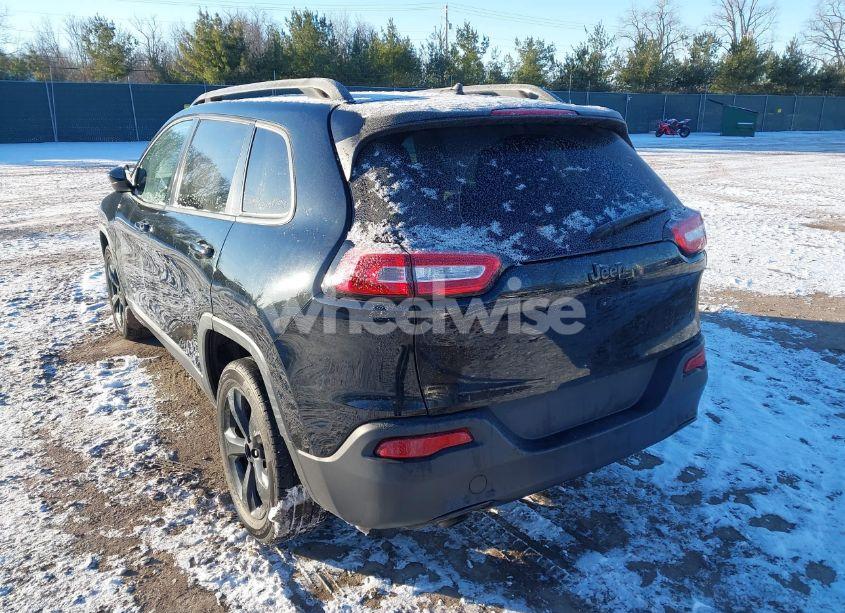 Photo 3 of 2018 Jeep Cherokee LATITUDE FWD (VIN 1C4PJLCB0JD556863)