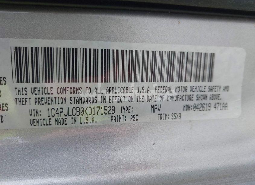 Photo 9 of 2019 Jeep Cherokee LATITUDE FWD (VIN 1C4PJLCB0KD171529)