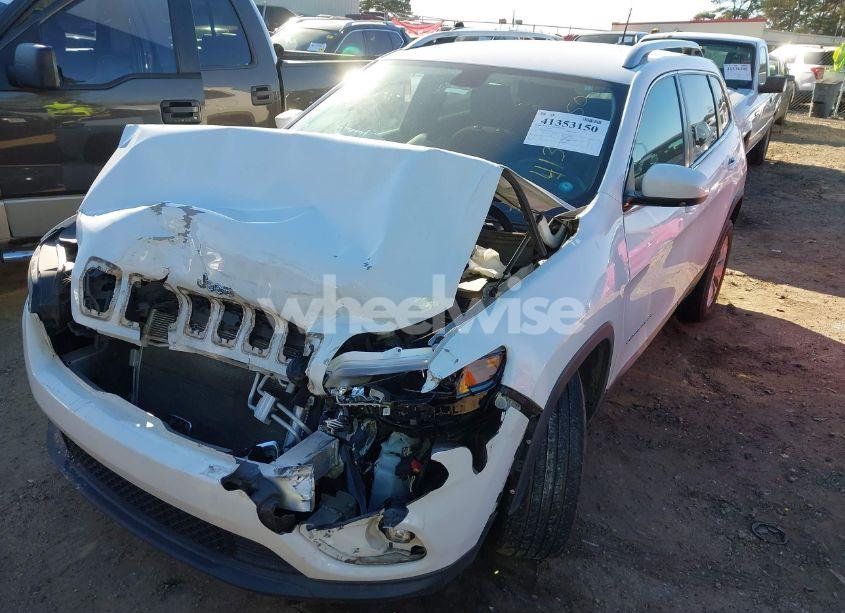 Photo 6 of 2019 Jeep Cherokee LATITUDE FWD (VIN 1C4PJLCB0KD241417)