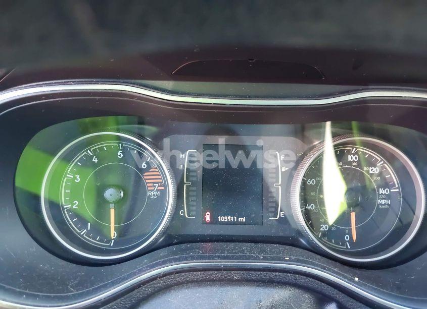 Photo 7 of 2019 Jeep Cherokee LATITUDE FWD (VIN 1C4PJLCB0KD241417)