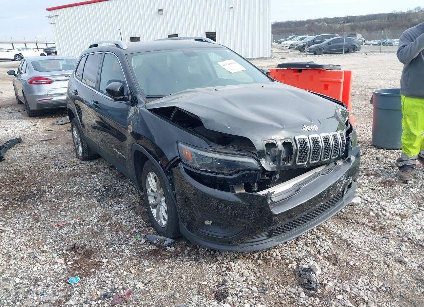 2019 Jeep Cherokee LATITUDE FWD (VIN 1C4PJLCB0KD248898) main photo