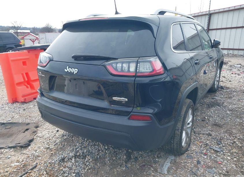 Photo 4 of 2019 Jeep Cherokee LATITUDE FWD (VIN 1C4PJLCB0KD248898)