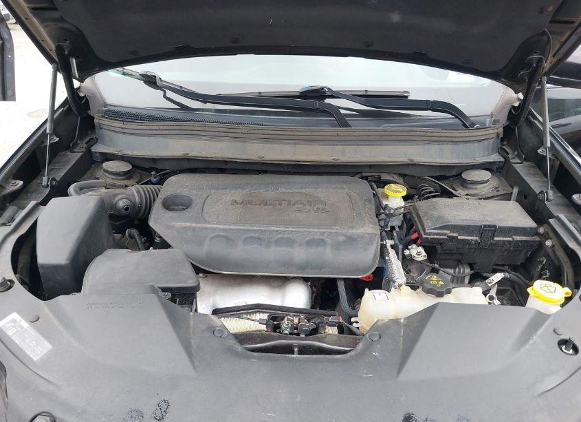 Photo 10 of 2019 Jeep Cherokee LATITUDE FWD (VIN 1C4PJLCB0KD358124)