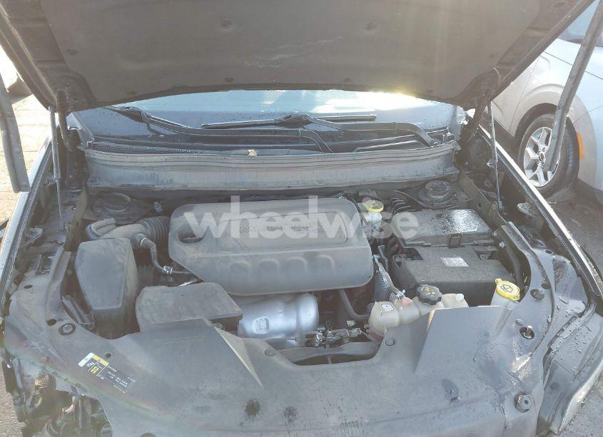Photo 10 of 2019 Jeep Cherokee LATITUDE FWD (VIN 1C4PJLCB0KD406172)