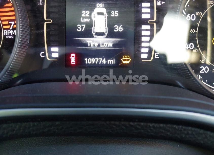 Photo 16 of 2019 Jeep Cherokee LATITUDE FWD (VIN 1C4PJLCB0KD406172)