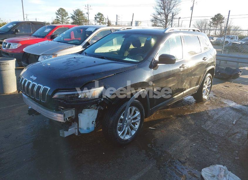 Photo 2 of 2019 Jeep Cherokee LATITUDE FWD (VIN 1C4PJLCB0KD406172)