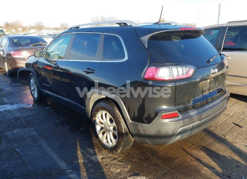 Photo 3 of 2019 Jeep Cherokee LATITUDE FWD (VIN 1C4PJLCB0KD406172)
