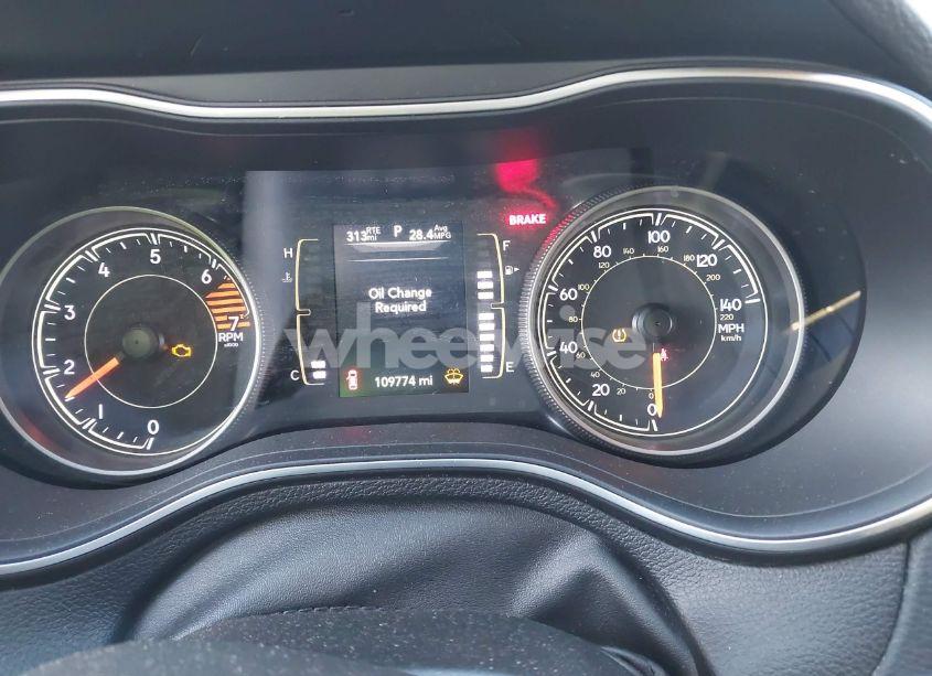 Photo 7 of 2019 Jeep Cherokee LATITUDE FWD (VIN 1C4PJLCB0KD406172)