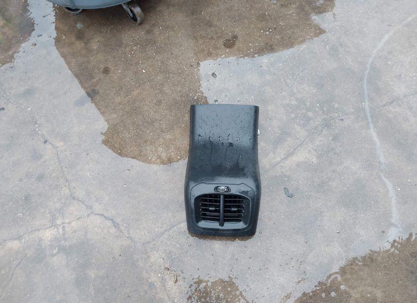 Photo 12 of 2019 Jeep Cherokee LATITUDE (VIN 1C4PJLCB0KD485343)