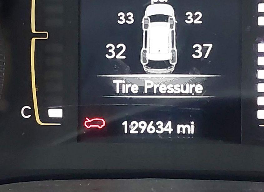 Photo 16 of 2019 Jeep Cherokee LATITUDE (VIN 1C4PJLCB0KD485343)