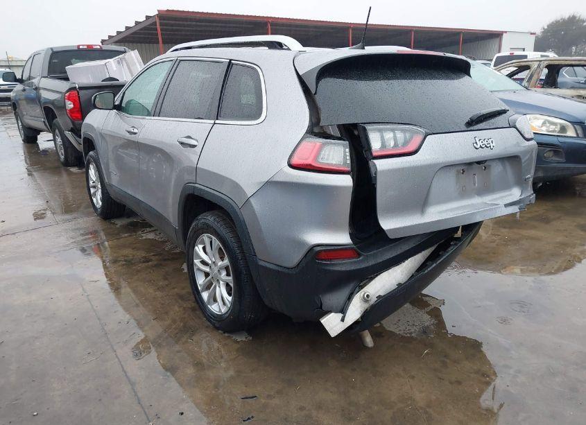 Photo 3 of 2019 Jeep Cherokee LATITUDE (VIN 1C4PJLCB0KD485343)