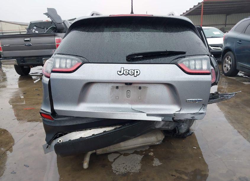 Photo 6 of 2019 Jeep Cherokee LATITUDE (VIN 1C4PJLCB0KD485343)