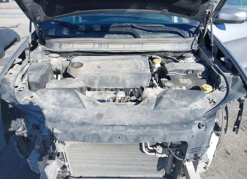 Photo 10 of 2020 Jeep Cherokee LATITUDE FWD (VIN 1C4PJLCB0LD536471)