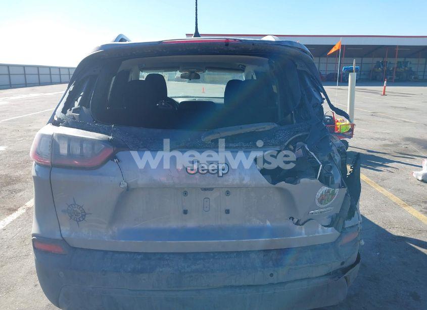 Photo 16 of 2020 Jeep Cherokee LATITUDE FWD (VIN 1C4PJLCB0LD536471)