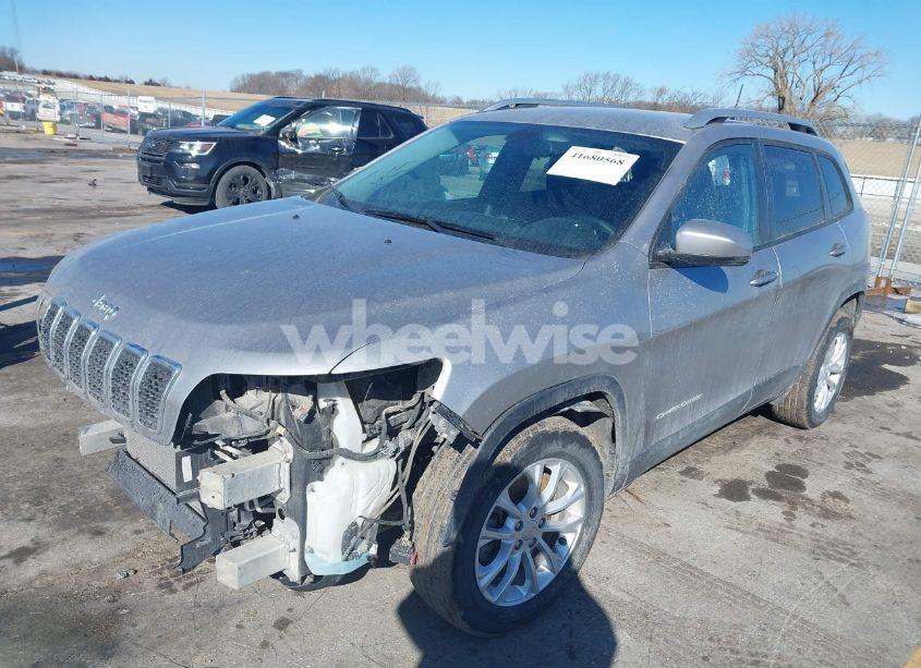 Photo 2 of 2020 Jeep Cherokee LATITUDE FWD (VIN 1C4PJLCB0LD536471)