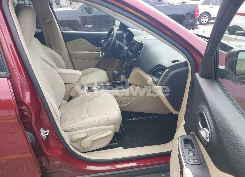 Photo 5 of 2020 Jeep Cherokee LATITUDE FWD (VIN 1C4PJLCB0LD601383)