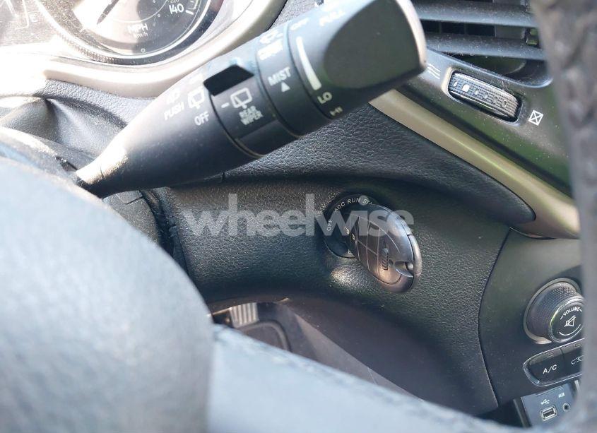 Photo 11 of 2014 Jeep Cherokee LATITUDE (VIN 1C4PJLCB1EW170513)