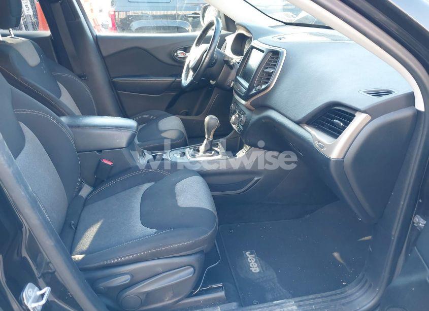 Photo 5 of 2014 Jeep Cherokee LATITUDE (VIN 1C4PJLCB1EW170513)