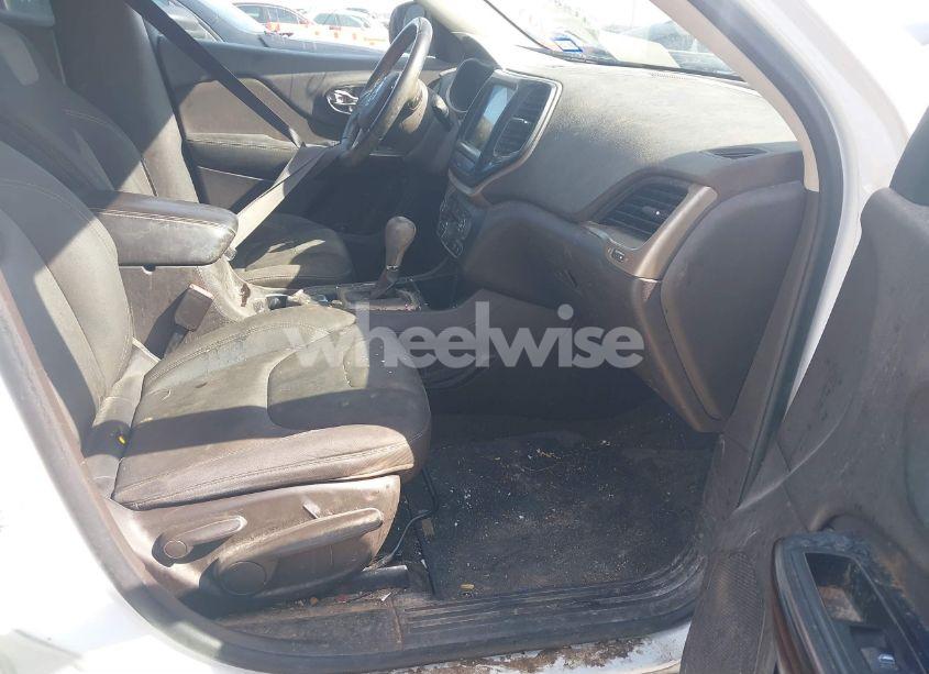 Photo 5 of 2014 Jeep Cherokee LATITUDE (VIN 1C4PJLCB1EW313413)