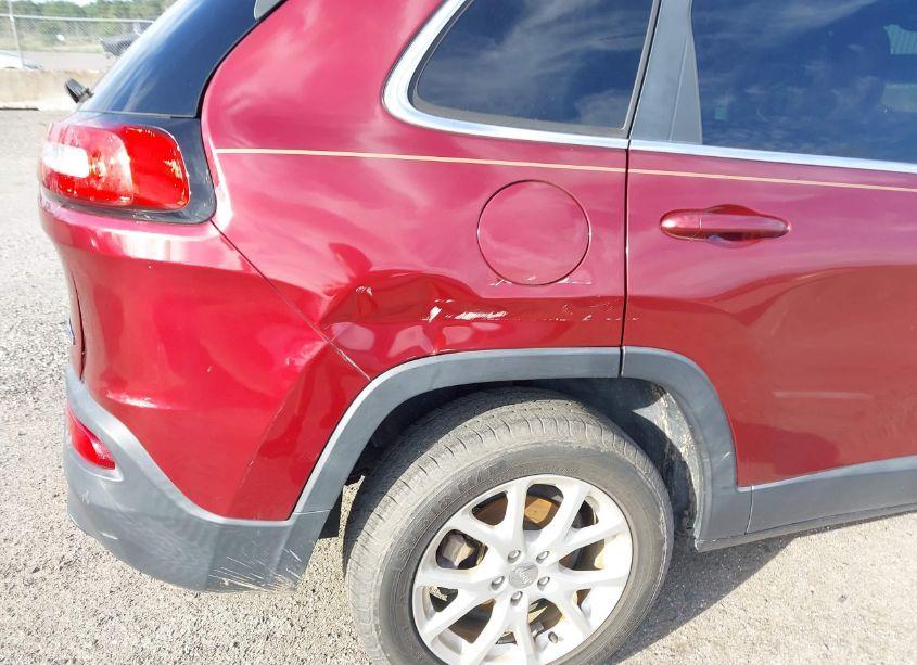 Photo 18 of 2015 Jeep Cherokee LATITUDE (VIN 1C4PJLCB1FW516299)