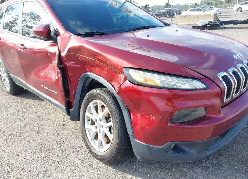 Photo 6 of 2015 Jeep Cherokee LATITUDE (VIN 1C4PJLCB1FW516299)