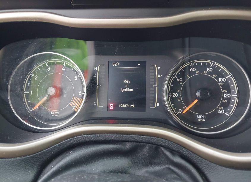 Photo 7 of 2015 Jeep Cherokee LATITUDE (VIN 1C4PJLCB1FW516299)