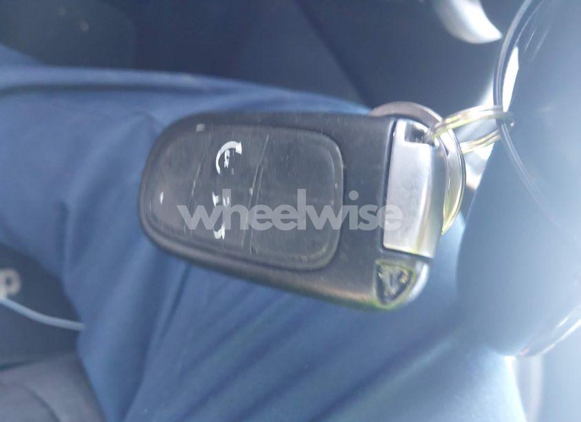 Photo 11 of 2015 Jeep Cherokee LATITUDE (VIN 1C4PJLCB1FW531160)