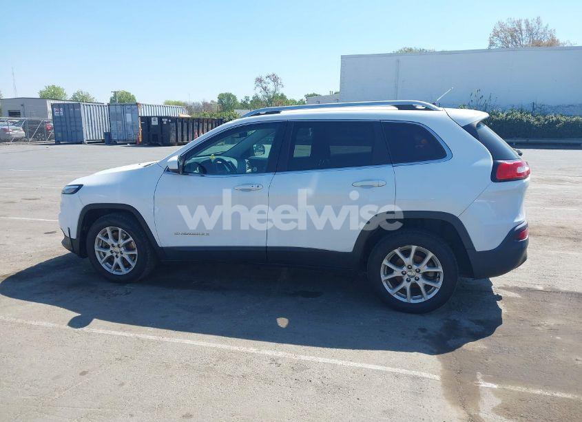 Photo 14 of 2015 Jeep Cherokee LATITUDE (VIN 1C4PJLCB1FW531160)