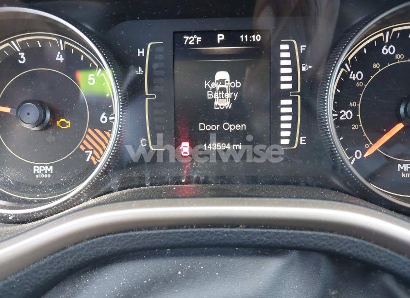 Photo 15 of 2015 Jeep Cherokee LATITUDE (VIN 1C4PJLCB1FW531160)